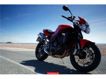 Оновлений Triumph Speed Triple 2011