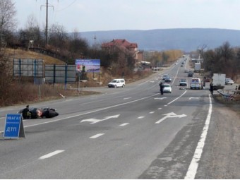 БАЙКЕРЫ перекроют трассу ПО ВСЕЙ УКРАИНЕ. ДОЧЬ депутата Партии Регионов сбила насмерть мотоциклиста
