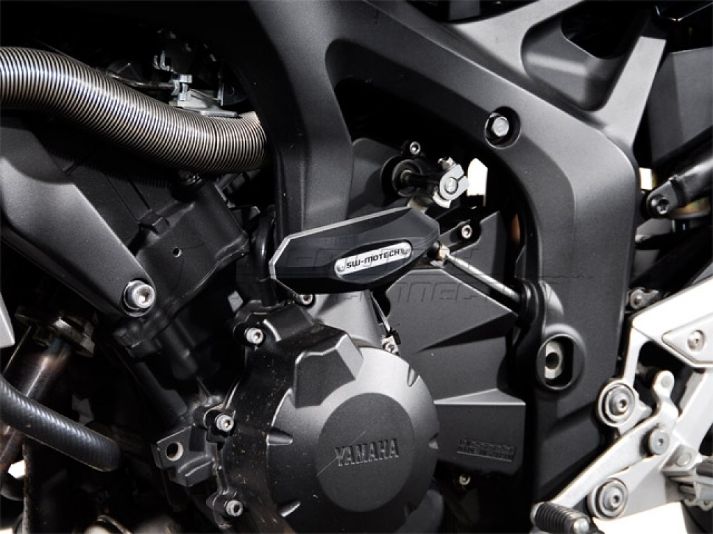 Купити Бокові слайдери для Yamaha FZ1 / Fazer FZ6 / Fazer SW-MOTECH Київ Одеса Харків Дніпропетровськ Херсон Миколаїв Запоріжжя Львів Івано-Франківськ Ужгород Полтава Чернігів Тернопіль Житомир
