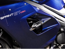 Боковые слайдеры (крашпеды) для Triumph Sprint GT (10-)