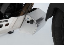 Контейнер для инструментов с креплением на защиту картера мотоцикла